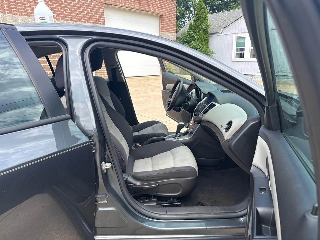Chevrolet Cruze LS Auto 2013
