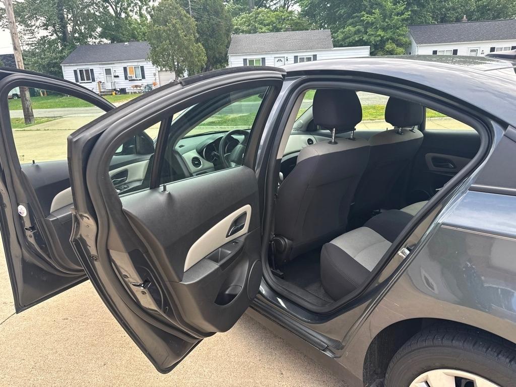 Chevrolet Cruze LS Auto 2013