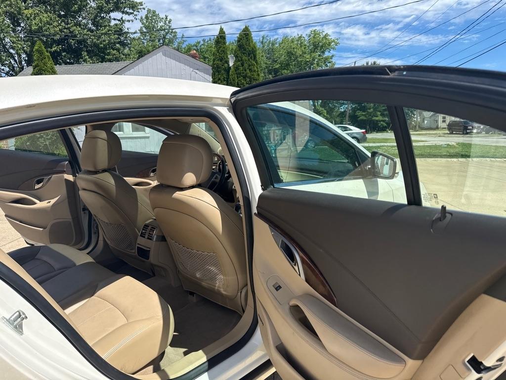 Buick LaCrosse CXS 2011
