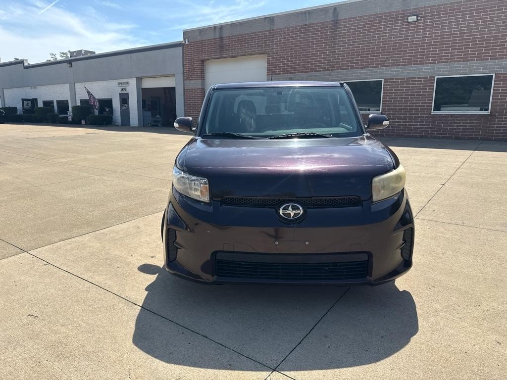 Scion xB 5-Door Wagon 5-Spd MT 2012
