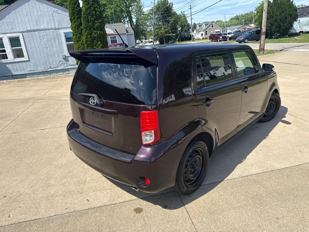 Scion xB 5-Door Wagon 5-Spd MT 2012