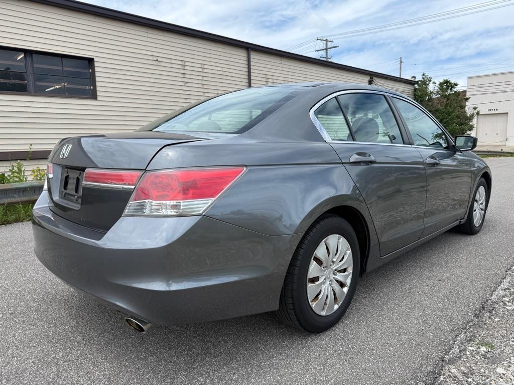 Honda Accord LX sedan AT 2012