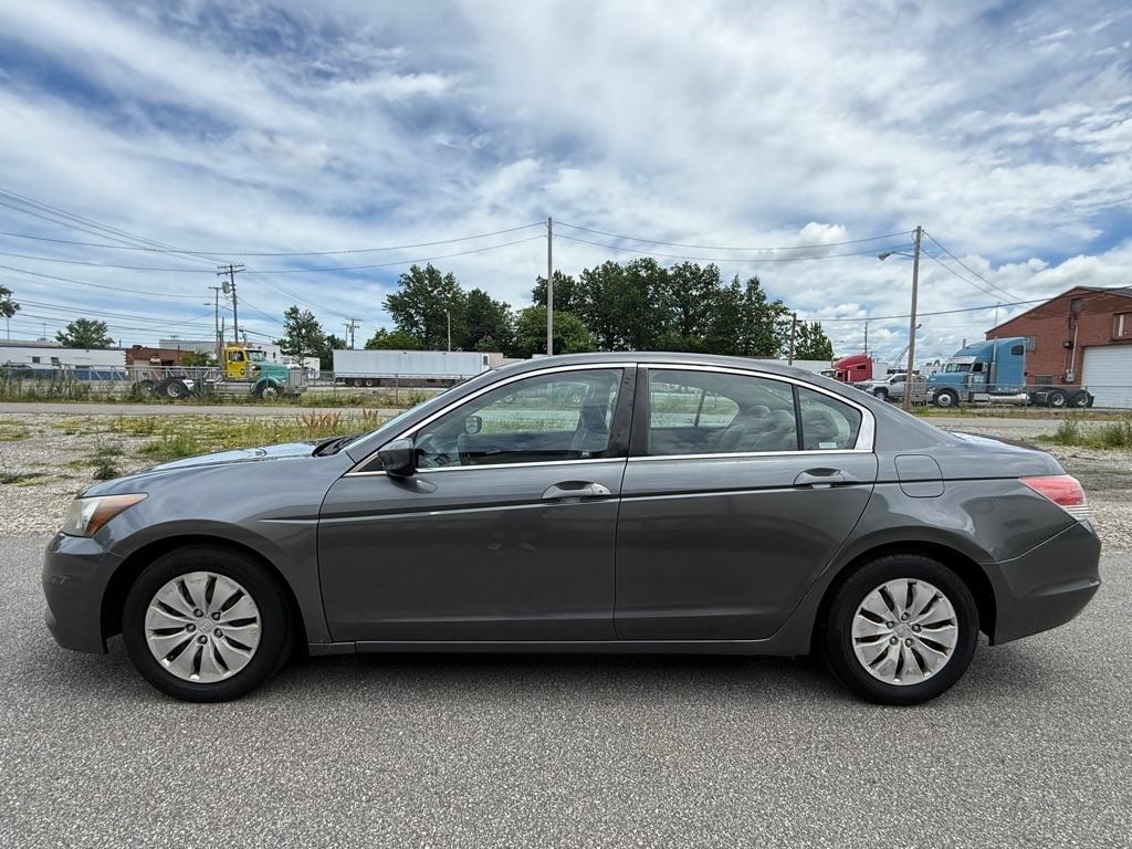 Honda Accord LX sedan AT 2012