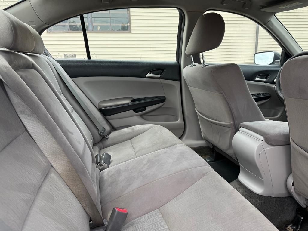 Honda Accord LX sedan AT 2012