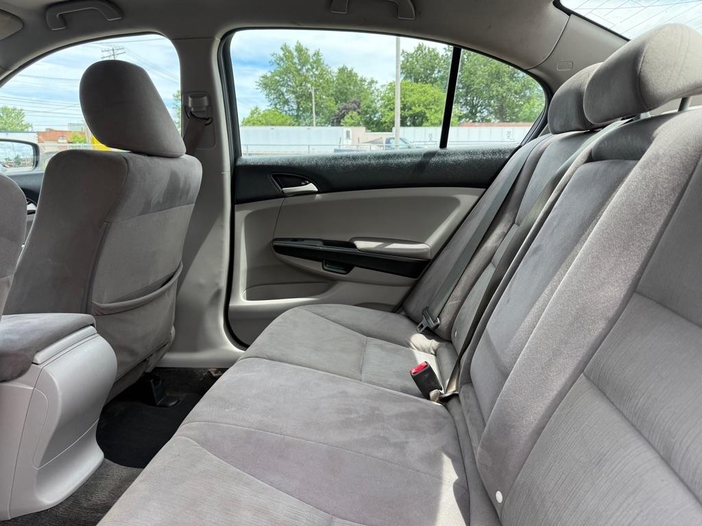 Honda Accord LX sedan AT 2012