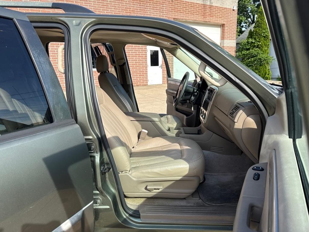 Mercury Mountaineer Convenience 4.0L 2WD 2004