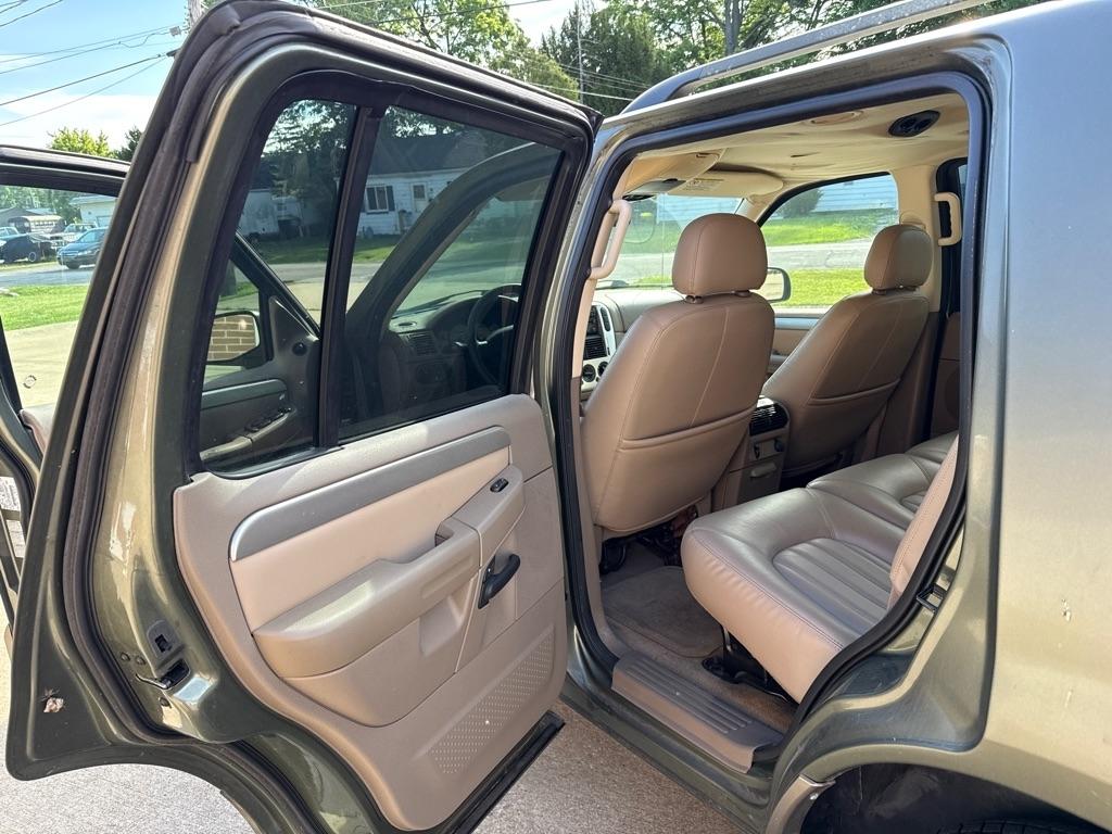 Mercury Mountaineer Convenience 4.0L 2WD 2004