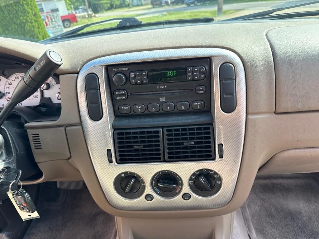 Mercury Mountaineer Convenience 4.0L 2WD 2004