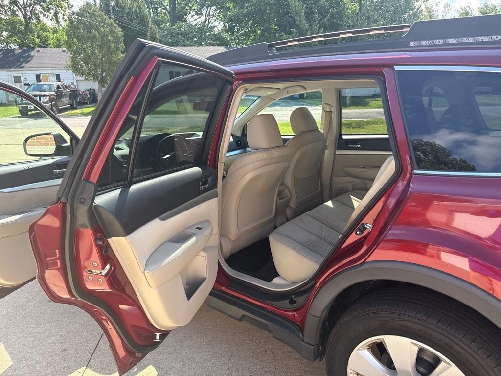 Subaru Outback 2.5i Premium 2011