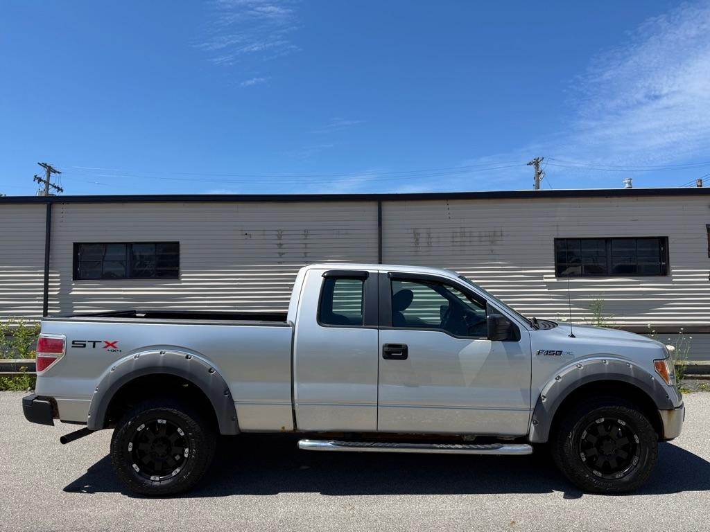 Ford F-150 XL SuperCab 6.5-ft. Bed 4WD 2009