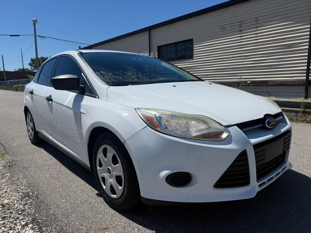 Ford Focus S Sedan 2014