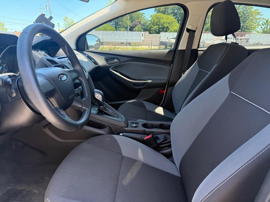 Ford Focus S Sedan 2014
