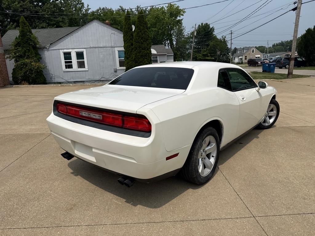 Dodge Challenger SE 2009