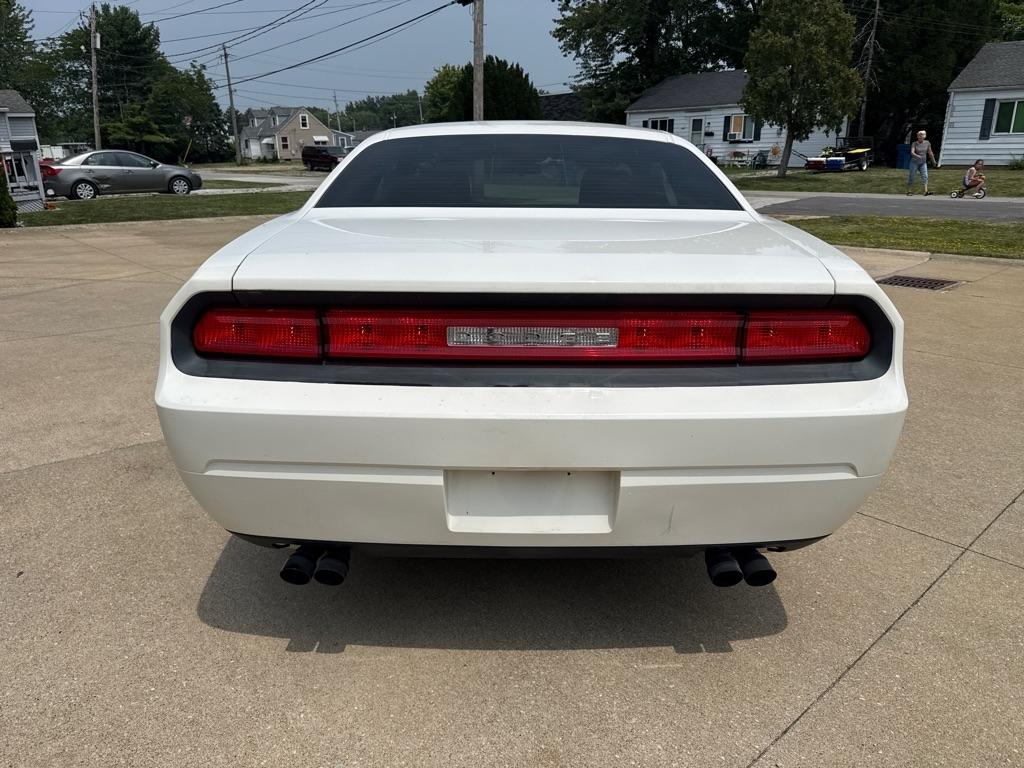 Dodge Challenger SE 2009