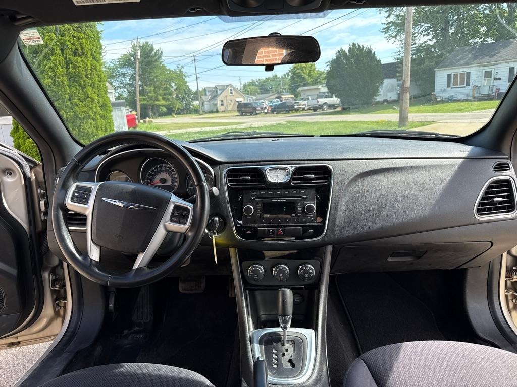 Chrysler 200 Touring 2013