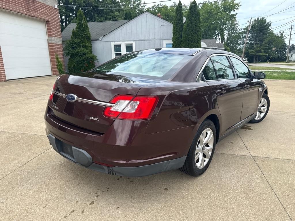 Ford Taurus SEL FWD 2010