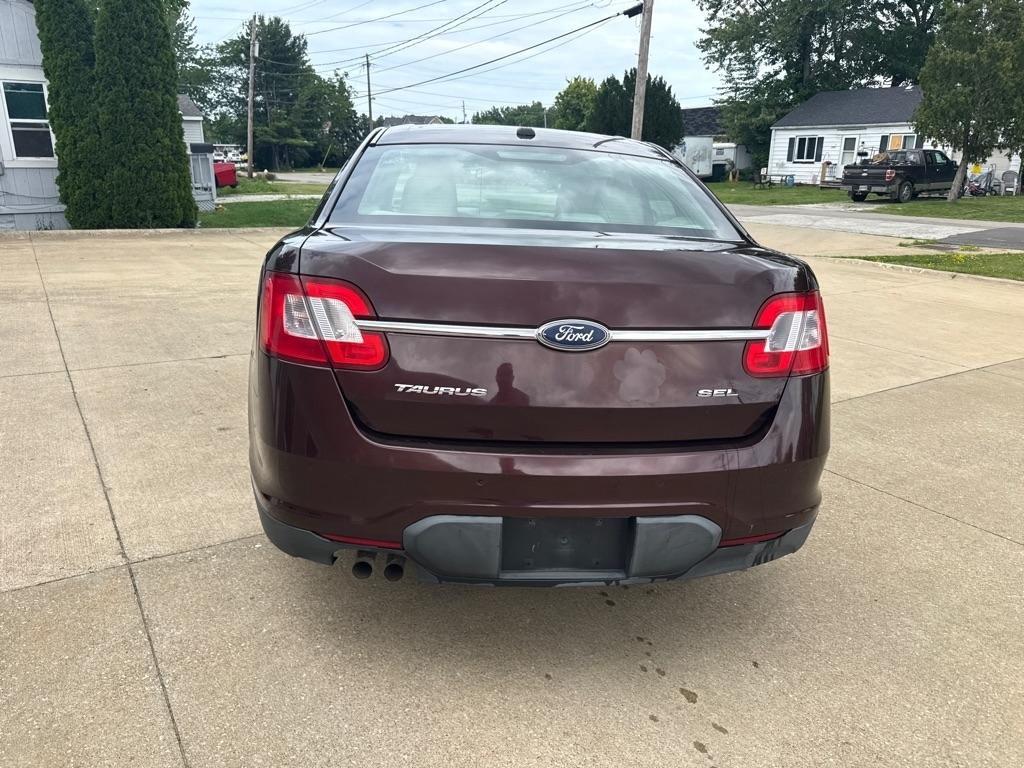 Ford Taurus SEL FWD 2010