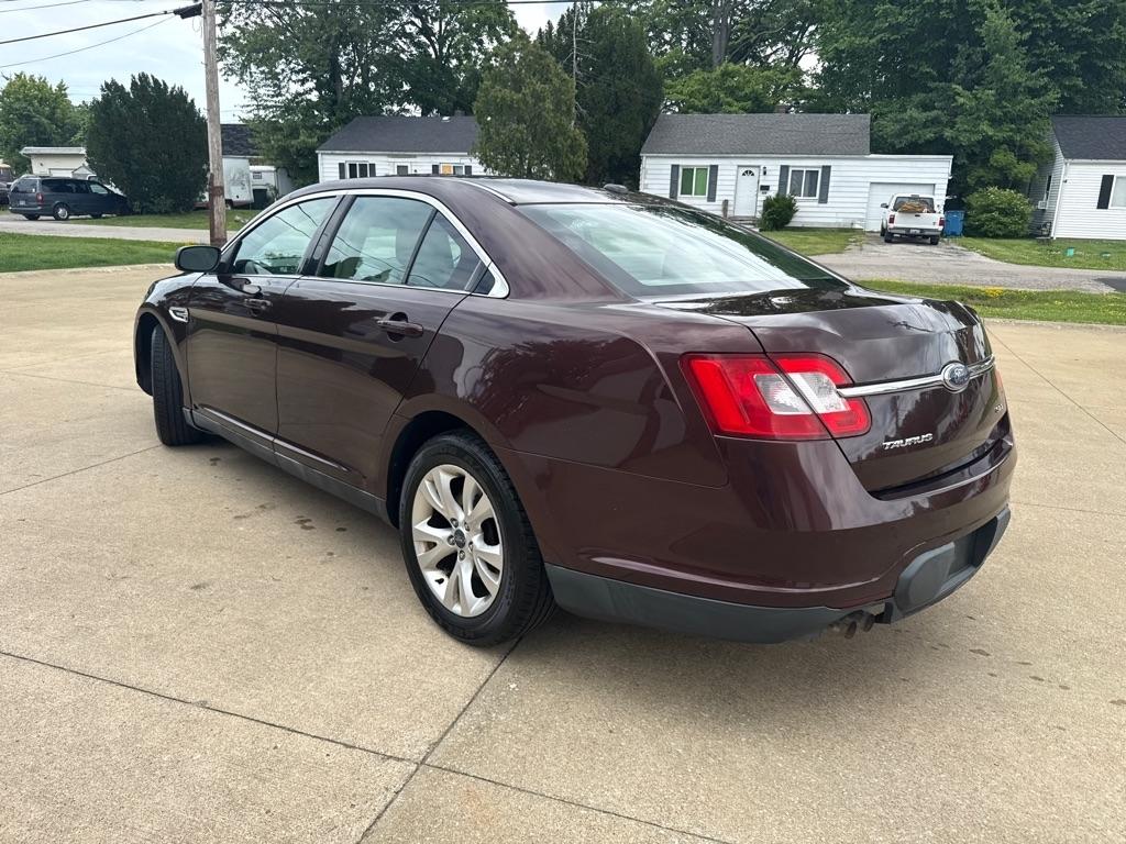 Ford Taurus SEL FWD 2010
