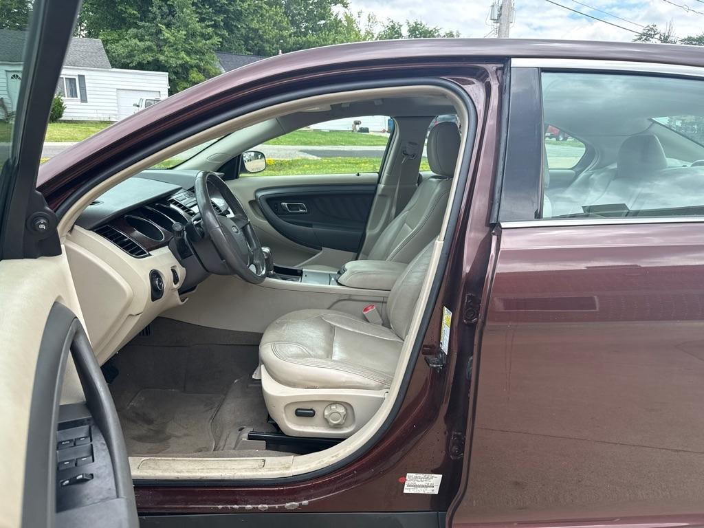 Ford Taurus SEL FWD 2010