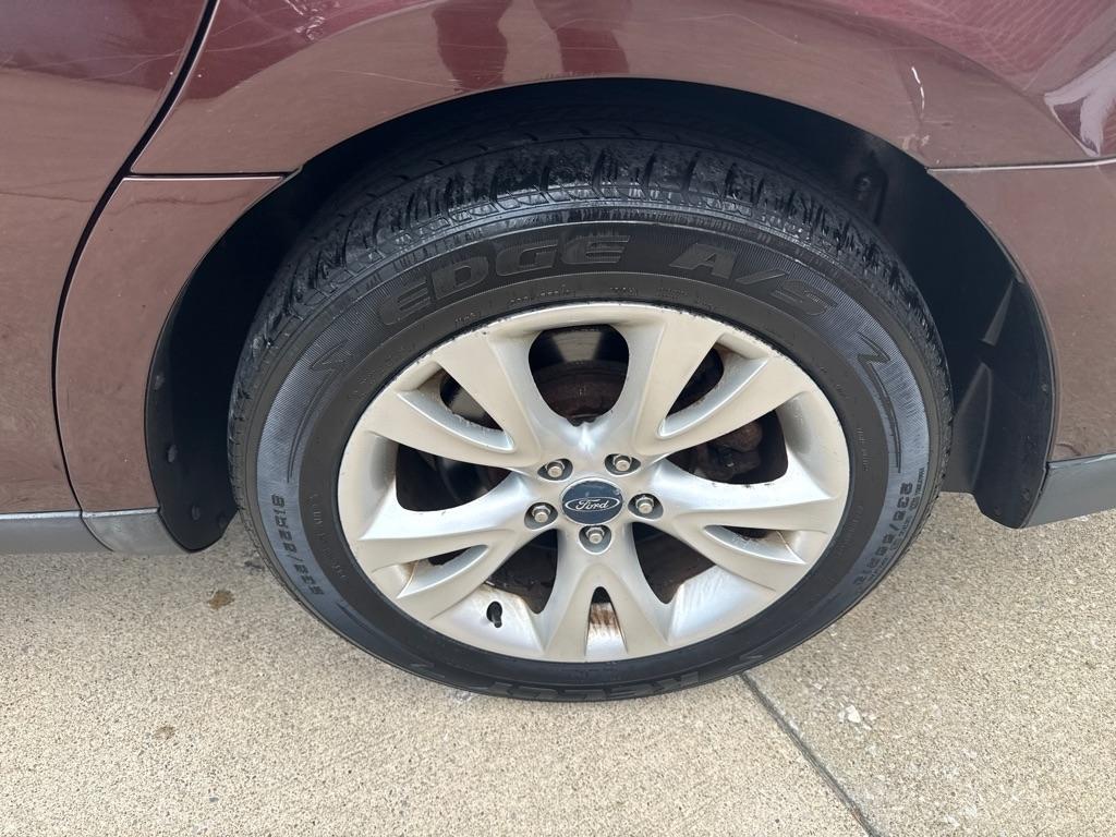 Ford Taurus SEL FWD 2010