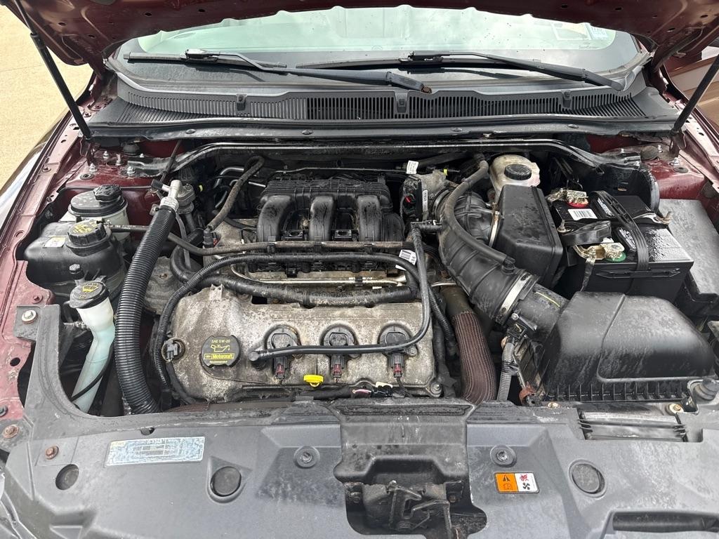 Ford Taurus SEL FWD 2010