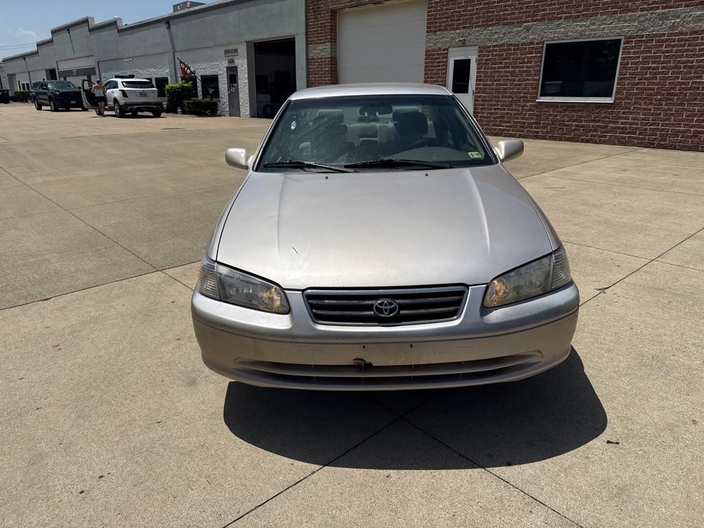 Toyota Camry CE 2000