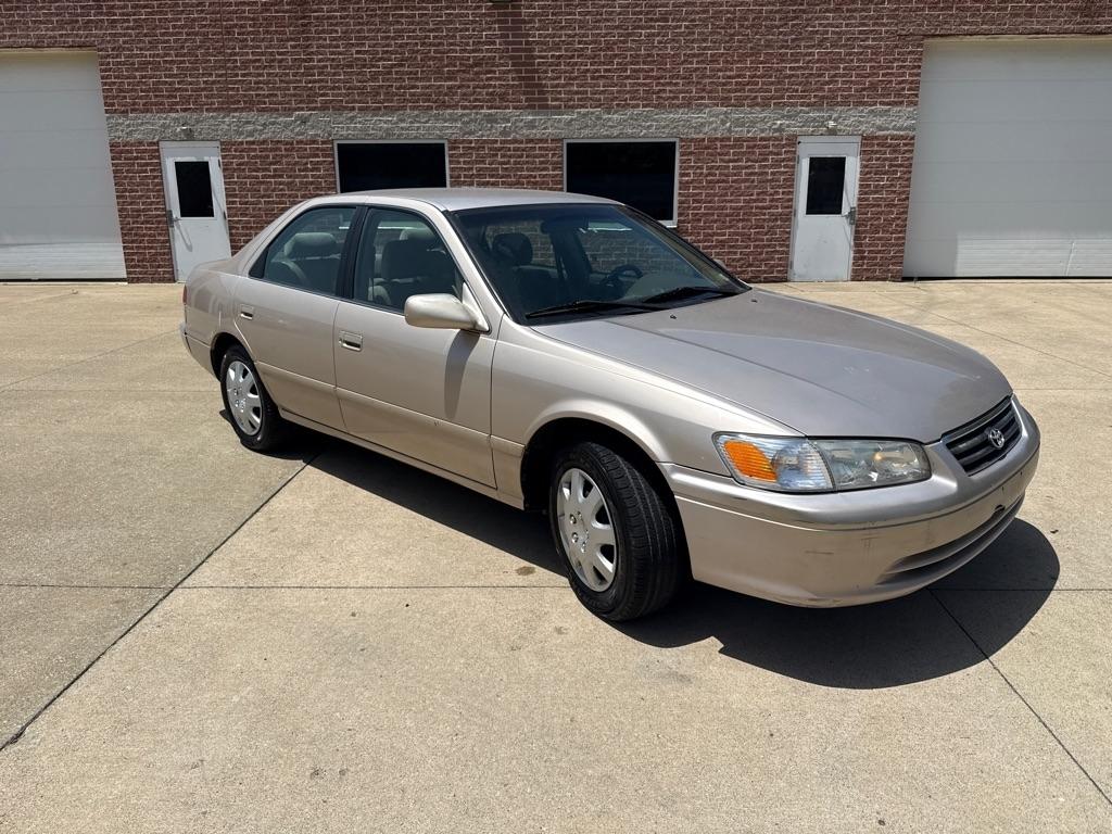 Toyota Camry CE 2000