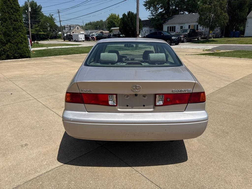 Toyota Camry CE 2000
