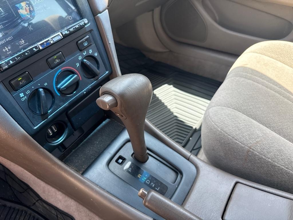 Toyota Camry CE 2000