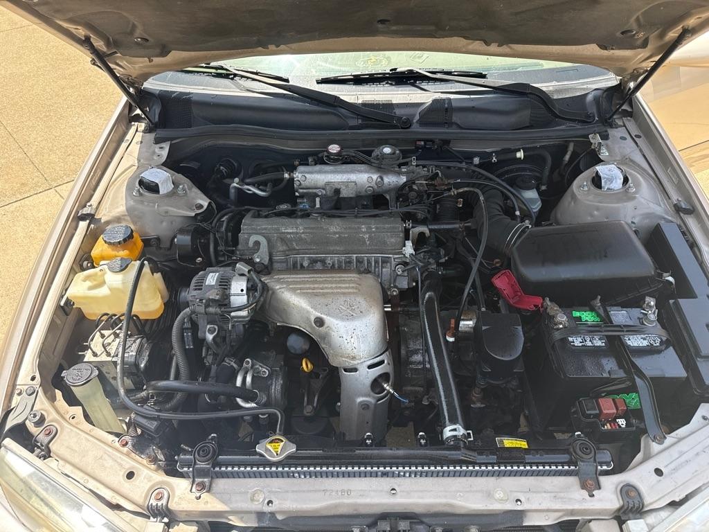 Toyota Camry CE 2000