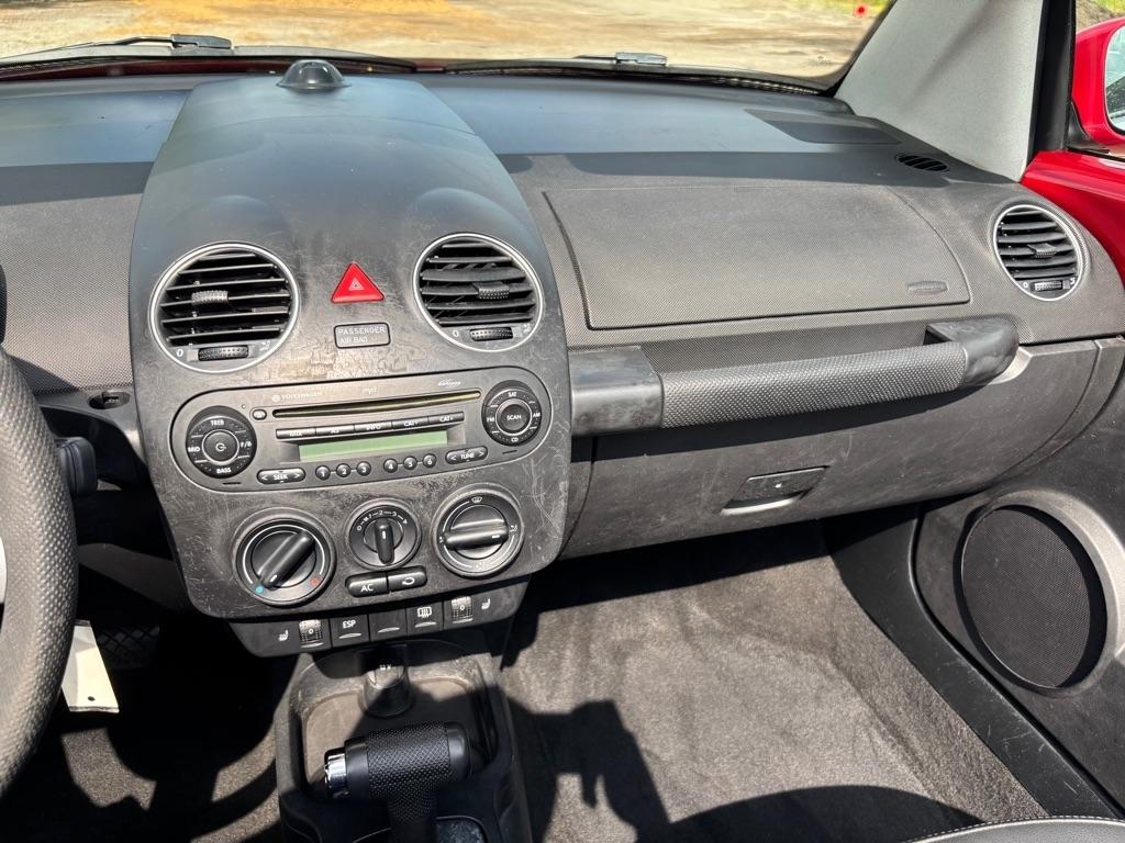 Volkswagen New Beetle 2.5L Convertible 2007