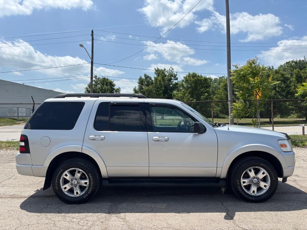 Ford Explorer XLT 4.0L 4WD 2009