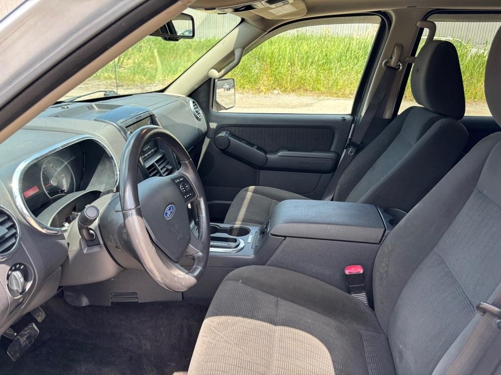 Ford Explorer XLT 4.0L 4WD 2009