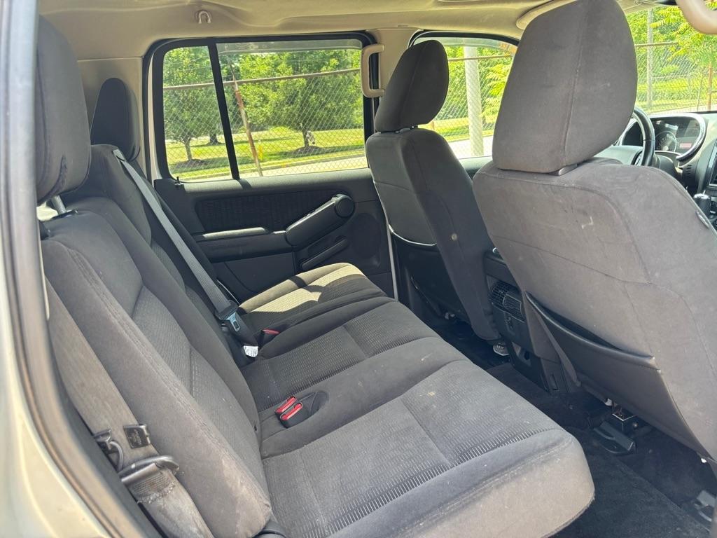 Ford Explorer XLT 4.0L 4WD 2009