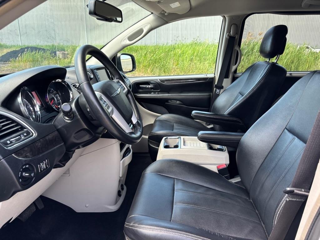 Chrysler Town & Country Touring 2014