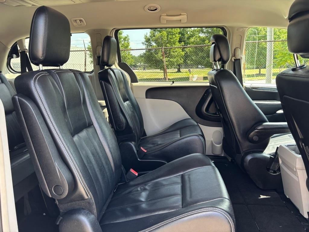 Chrysler Town & Country Touring 2014