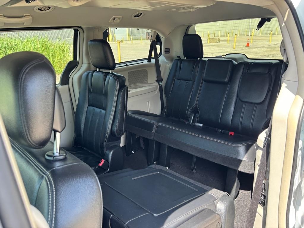 Chrysler Town & Country Touring 2014