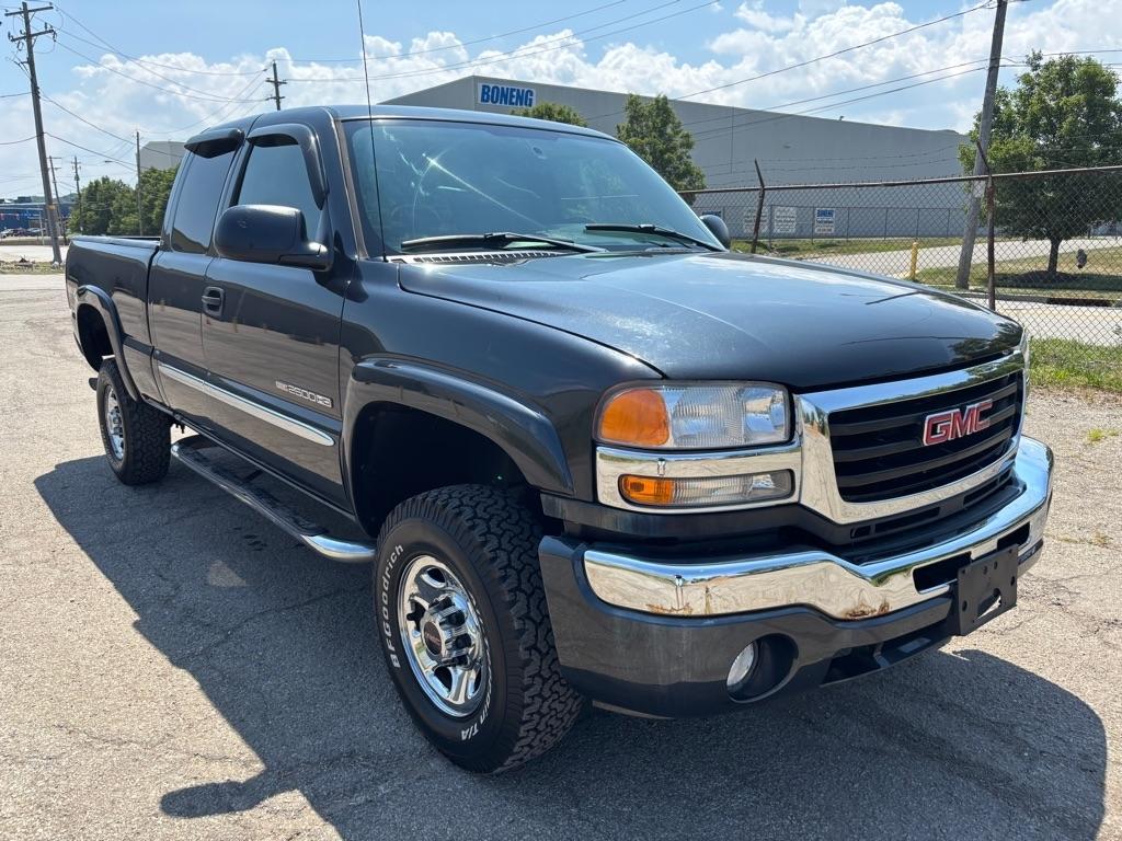 GMC Sierra 2500HD Ext. Cab Short Bed 4WD 2005
