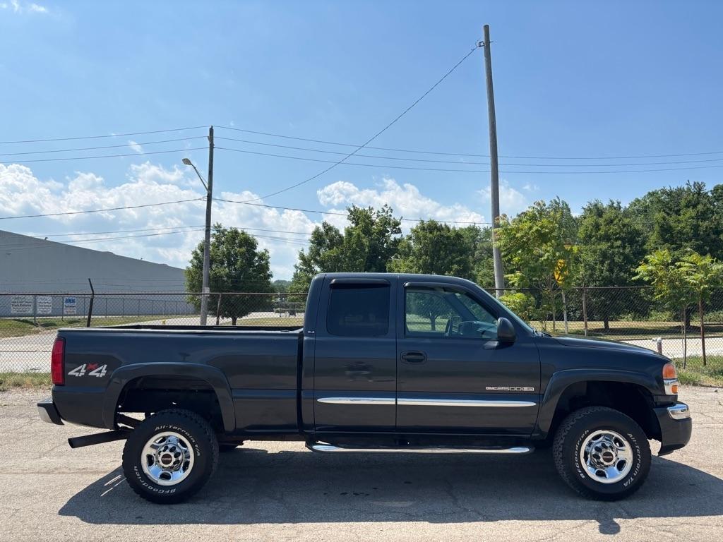 GMC Sierra 2500HD Ext. Cab Short Bed 4WD 2005