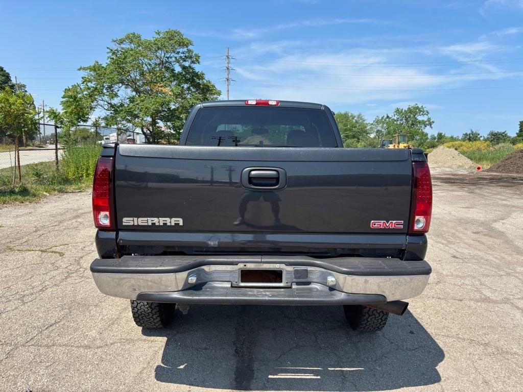 GMC Sierra 2500HD Ext. Cab Short Bed 4WD 2005