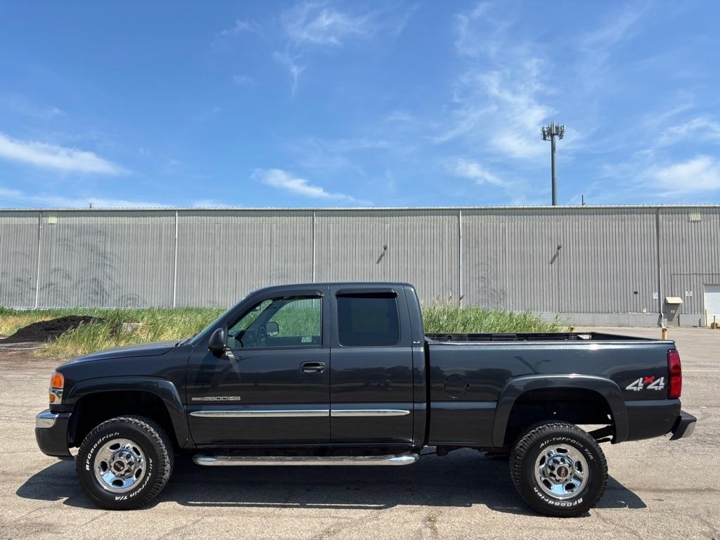 GMC Sierra 2500HD Ext. Cab Short Bed 4WD 2005