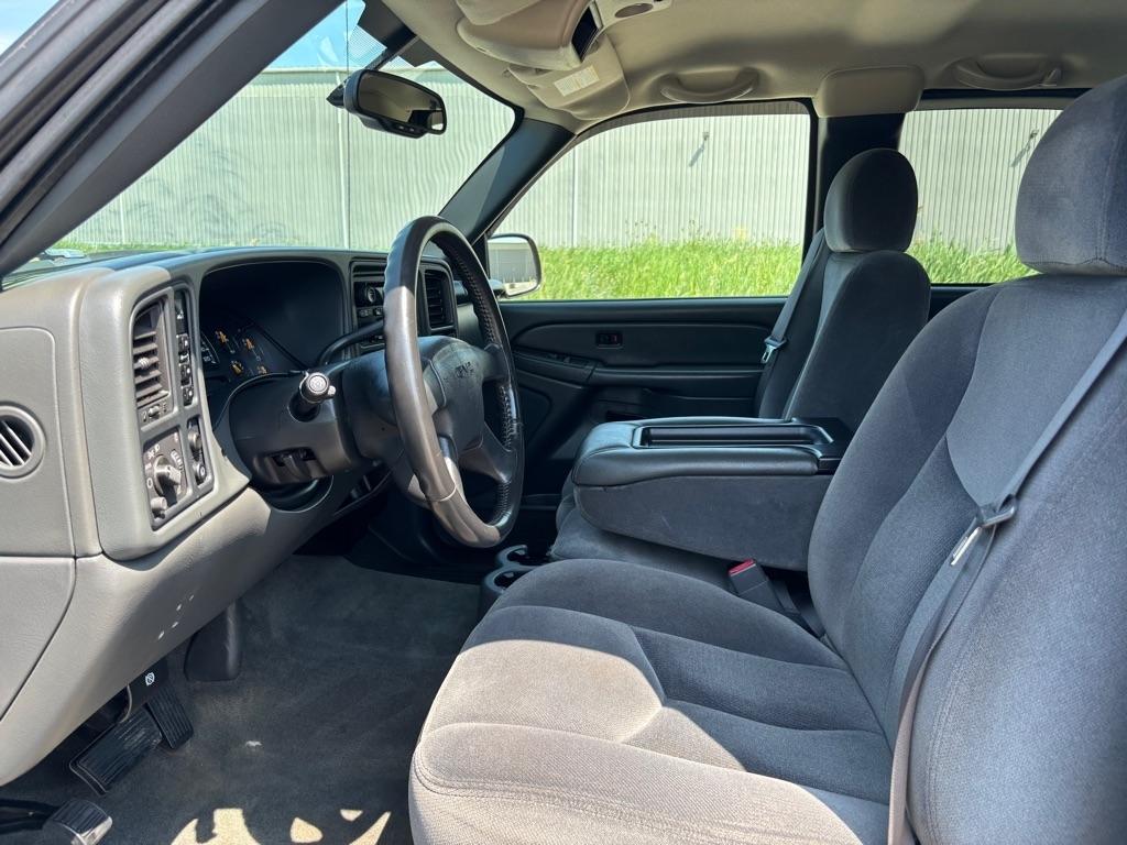 GMC Sierra 2500HD Ext. Cab Short Bed 4WD 2005