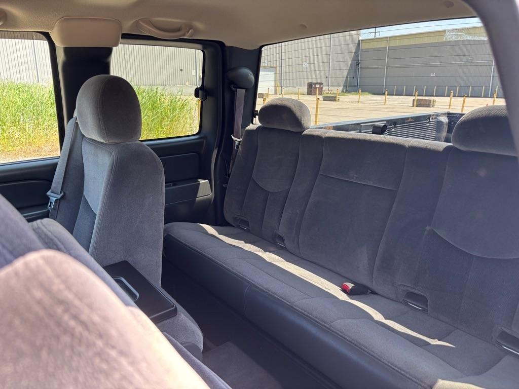 GMC Sierra 2500HD Ext. Cab Short Bed 4WD 2005