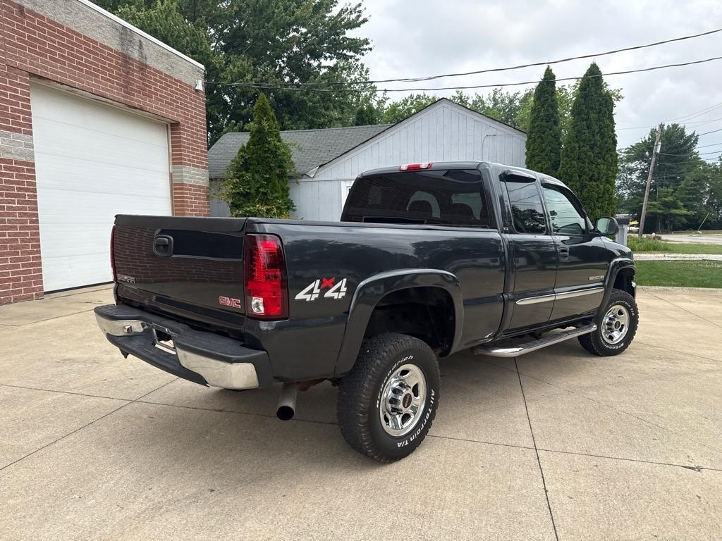 GMC Sierra 2500HD Ext. Cab Short Bed 4WD 2005