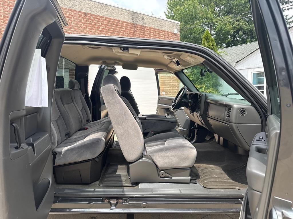 GMC Sierra 2500HD Ext. Cab Short Bed 4WD 2005