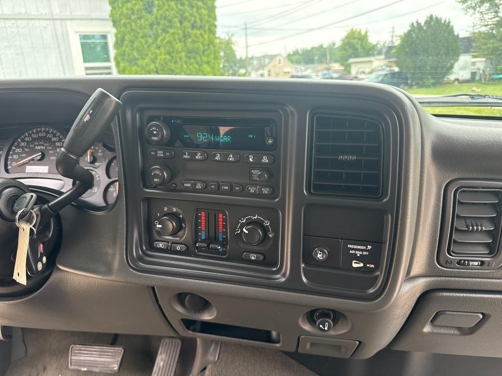 GMC Sierra 2500HD Ext. Cab Short Bed 4WD 2005