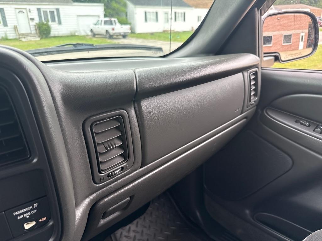 GMC Sierra 2500HD Ext. Cab Short Bed 4WD 2005