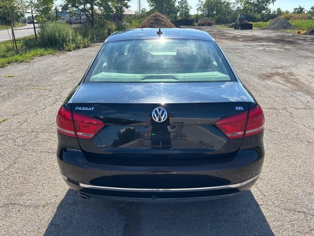 Volkswagen Passat 2.5L SEL 2012