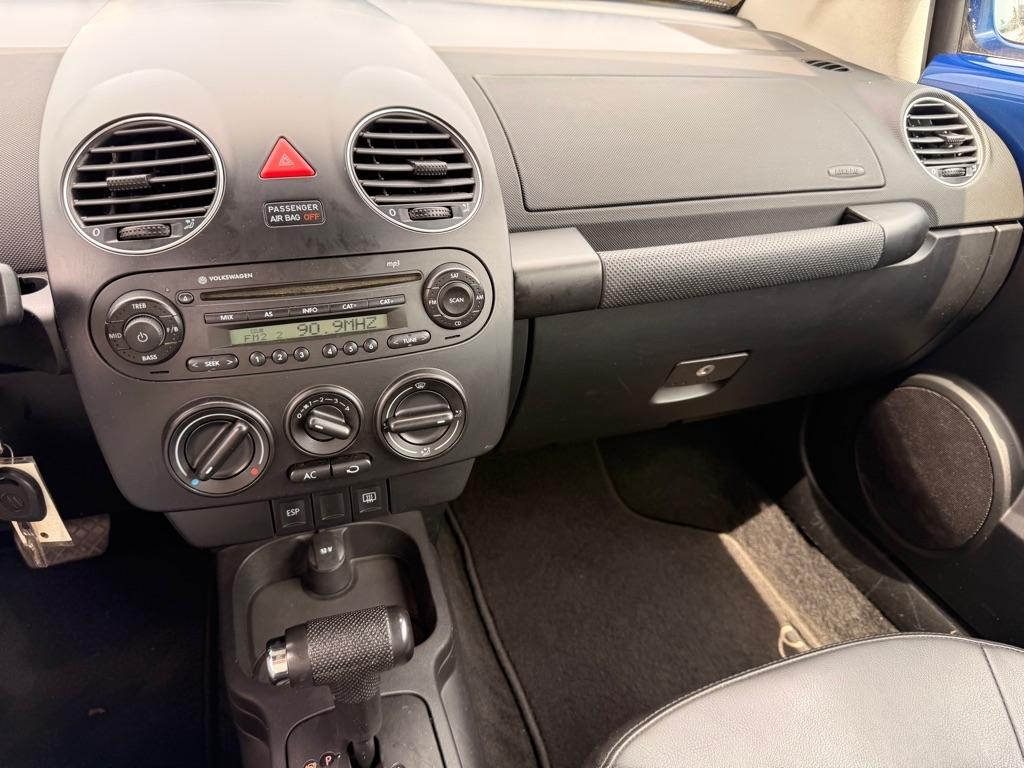 Volkswagen New Beetle S PZEV Convertible 2008