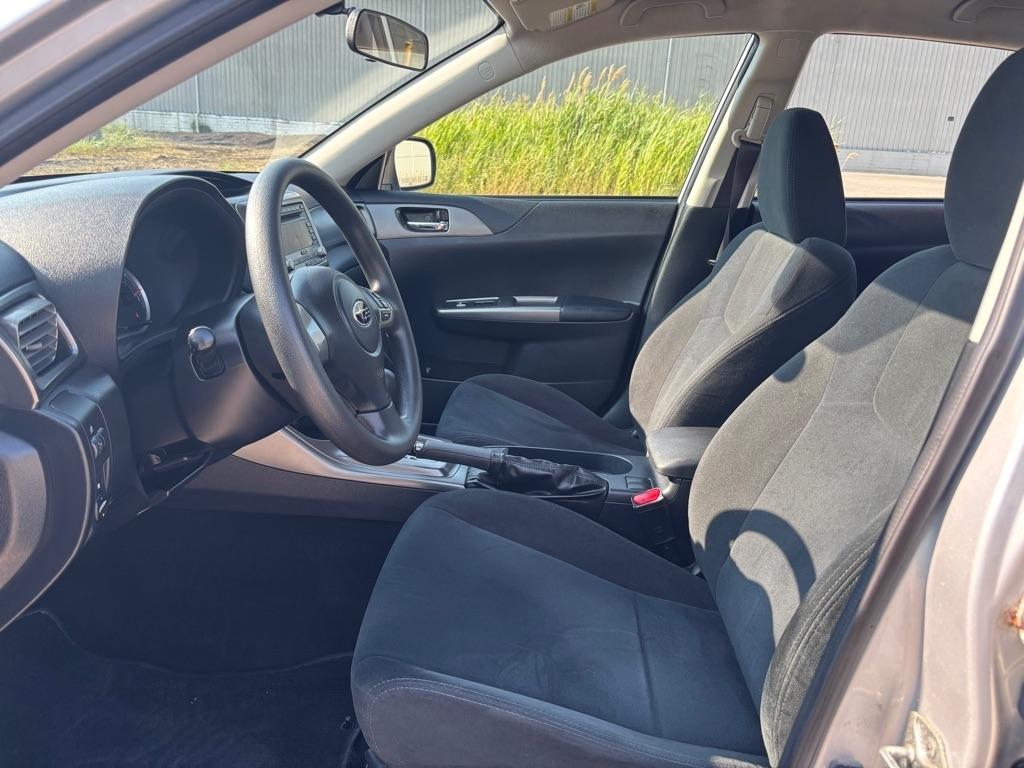 Subaru Impreza 2.5i 5-door 2011